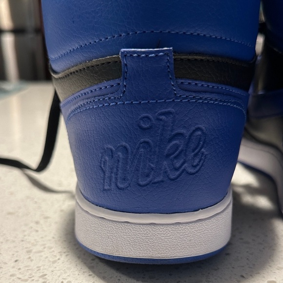 Nike Black and Blue Sneakers - Picture 9 of 10